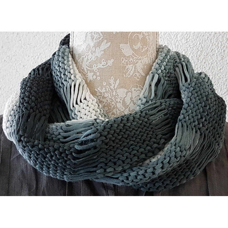 Loopschal Handgestrickt grau/weiss